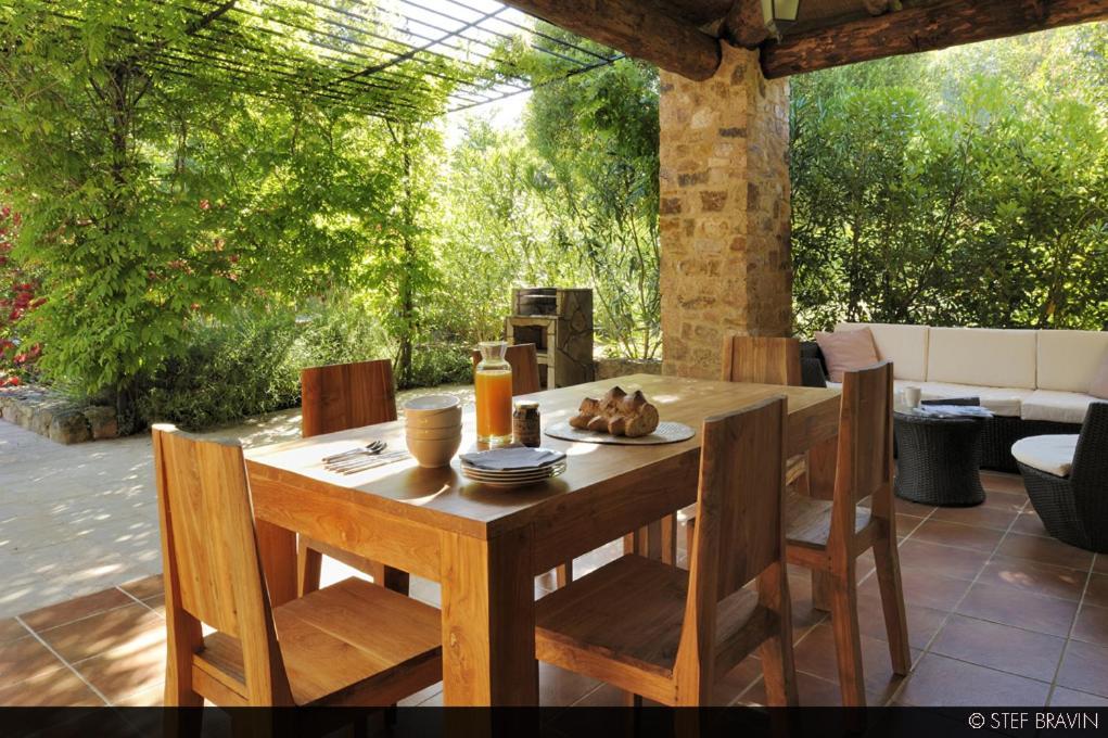Domaine Codaleone Serriera  Bilik gambar